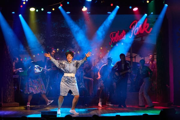 Lördag 28/02 kl. 14.00 | Svenska Revyn